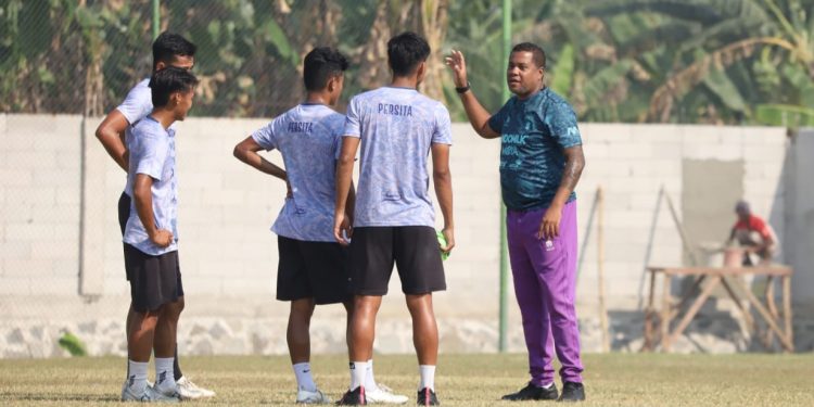 Luis Edmundo Dipecat, Divaldo Alves jadi Pelatih Kepala Persita yang Baru