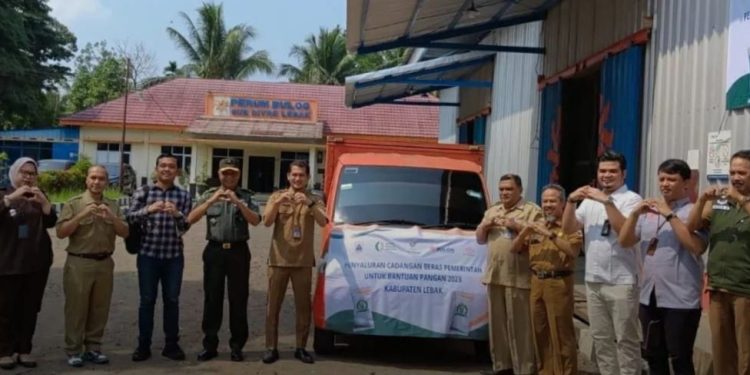 Bulog Lebak-Pandeglang Salurkan Bantuan Pangan Beras