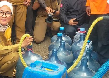 Lebak Darurat Bencana Kekeringan, Bupati Iti Pantau Langsung Penyaluran Bantuan Air Bersih
