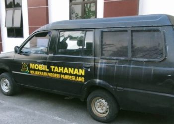 Sudah Tua, Dua Mobil Tahanan Kejari Pandeglang Tak Layak Pakai