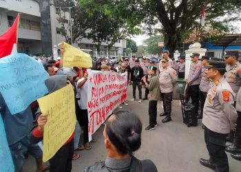 Pembangunan Kandang Ayam, Warga Lebak: Tanpa Sepengetahuan Kami