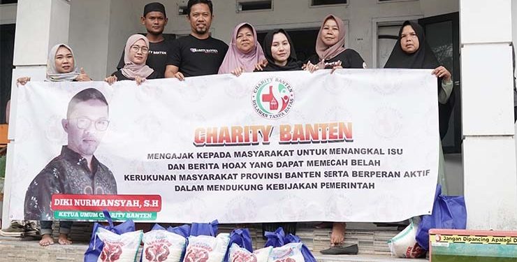 Yayasan Charity Banten Bagikan Sembako di Pandeglang, Langsung Datangi Rumah Warga