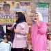 Ketua Golkar Kota Serang Ratu Ria dan Elis Sulastri Edukasi Warga Cara Ber-make Up