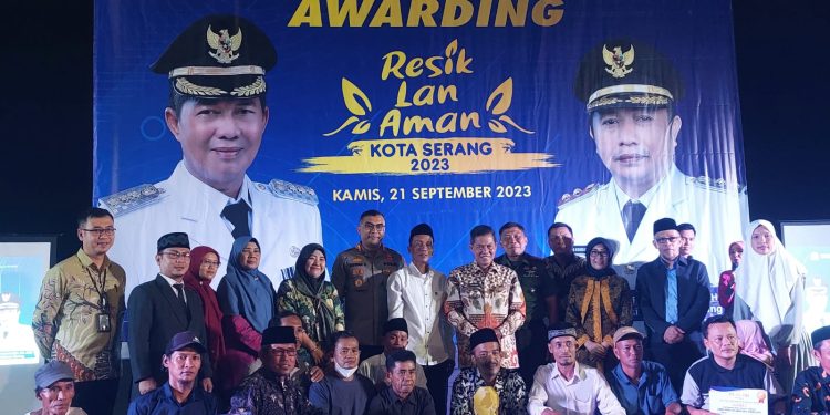 Lingkungan Sepang Baru Jadi Juara Umum LKRA Kota Serang 2023