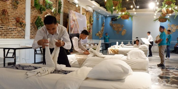 Horison Altama Pandeglang Sukses Gelar Making Bed Class Competition