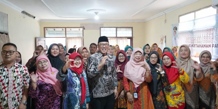 Atasi Stunting, Helldy Minta Maksimalkan Hasil Kebun Kelompok Wanita Tani