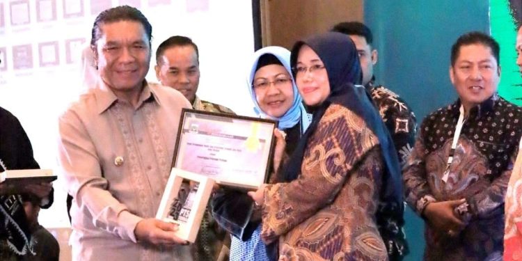 DPMPTSP Raih Penghargaan Pada Ajang Banten Business Forum and Investment Awards 2023
