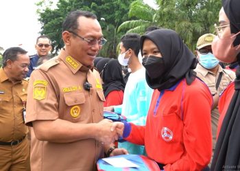 Lepas 50 PMI Bekerja ke Malaysia, Wujud Walikota Helldy Peduli Pahlawan Devisa