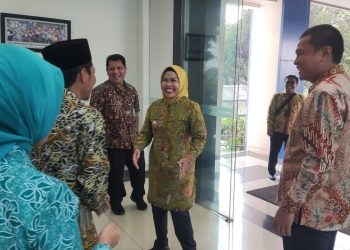Tiba di Gedung Graha Pena, Tatu Disambut Direktur Radar Banten