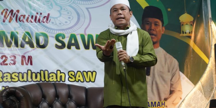 Penceramah Akri Patrio Puji Kehadiran Langsung Walikota Cilegon di Acara Maulid Nabi