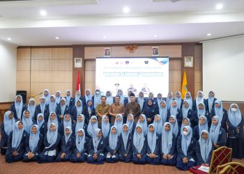 Sanuji Ajak Siswi SMP Nurul Fikri Boarding School jadi Pemimpin yang Berintegritas