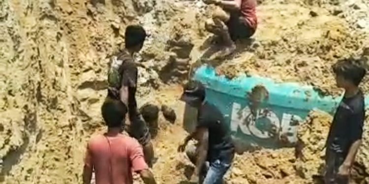 Dua Warga Tewas Tertimbun Galian Tanah di Cibadak Lebak