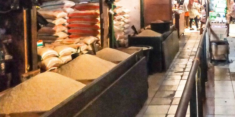 Harga Beras di Pasar Rangkasbitung Melonjak, Tembus Rp13.500 Per Kilogram