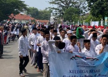 Meriahnya Festival Santri di Lebak, 10.000 Santri Pawai Keliling Kota