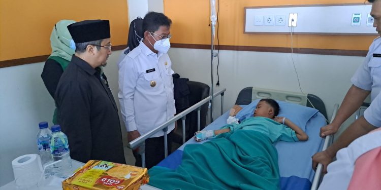 Pemkot Tangerang Bantu Biaya Pengobatan Santri Rumah Yatim Dhuafa Al-um