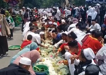 Tradisi Murak Liwet Meriahkan Peringatan Hari Santri di Lebak