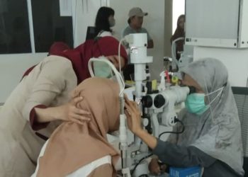 Sekeluarga Alami Kebutaan, Kini Menjalani Pemeriksaan Mata di RSUD Banten