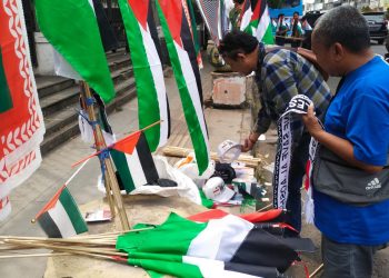 Sehari Jelang Aksi Bela Palestina, Pedagang Atribut Palestina Bermunculan di Cilegon