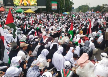 Gelar Aksi Bela Palestina, Ribuan Warga Padati Landmark Cilegon