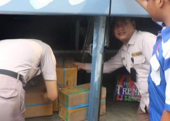 Truk dan Bus di Merak Diperiksa Tim Gabungan