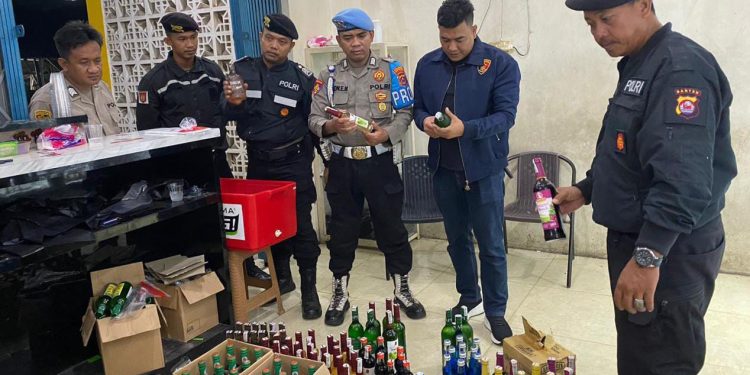 Gelar Operasi Pekat, Polresta Serang Kota Amankan Ratusan Botol Miras