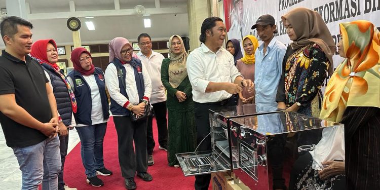Ada Bantuan Pemprov Banten, Bupati Irna Harap Pandeglang Tak Lagi Tertinggal