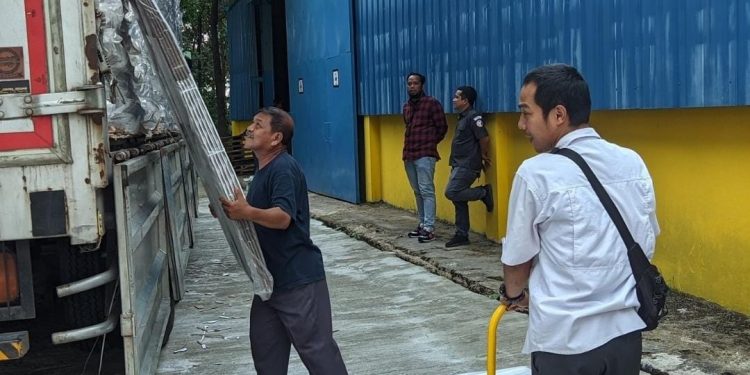 KPU Lebak Temukan Puluhan Kotak Rusak Dalam Kondisi Rusak