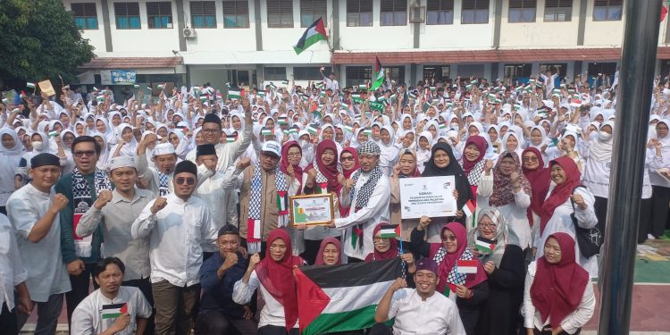 Peduli Palestina, Siswa SMA 10 Gelar Orasi Pesan Cinta