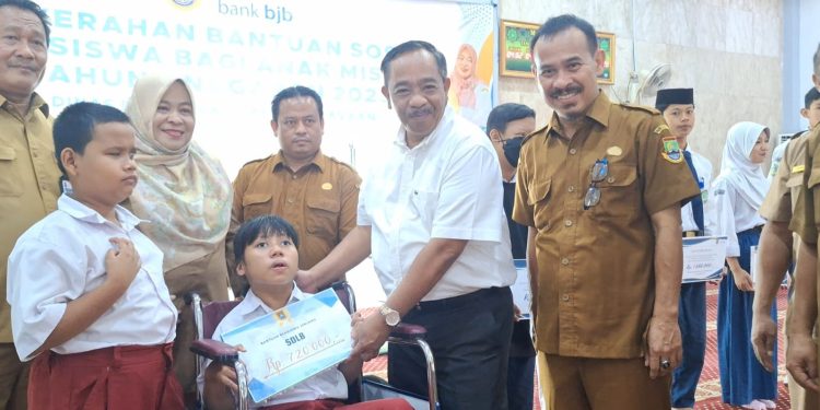 1.543 Anak Miskin Dapat Beasiswa dari Pemkot Cilegon