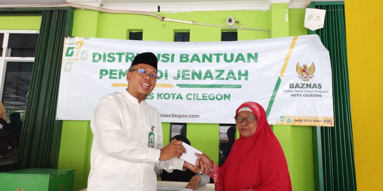 Ratusan Pemandi Jenazah Terima Bantuan Rp600 Ribu dari Baznas Cilegon