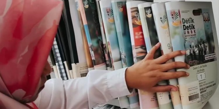 Pelayanan Buku Braille untuk Penyandang Tunanetra Disediakan DPK Banten