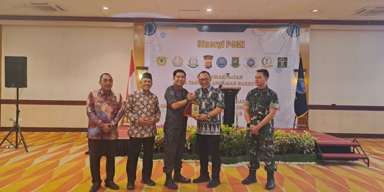 Aktif Cegah Penyalahgunaan Narkotika, BNN Cilegon Berikan Penghargaan kepada Walikota