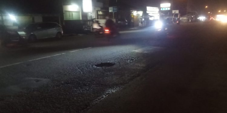 Awas, Jalan Provinsi di Pandeglang Berlubang
