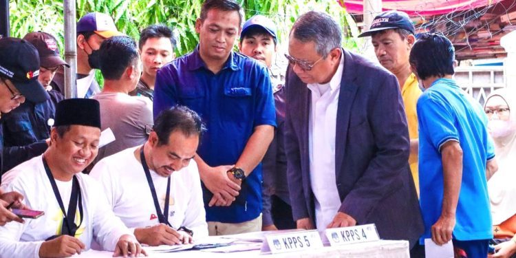 Kerja KPPS Dinilai Berat, Walikota Tangsel: Tolong Bantu Makanan dan Camilannya