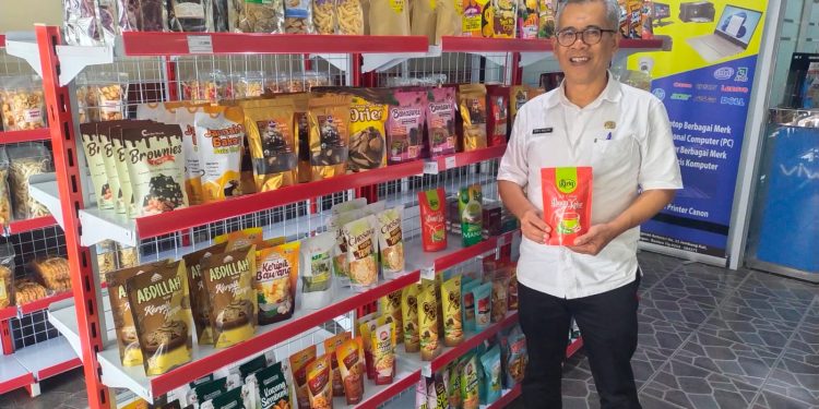 Dinkop UKM Cilegon Pasarkan Produk UMKM di Gerai Oleh-oleh Binaannya