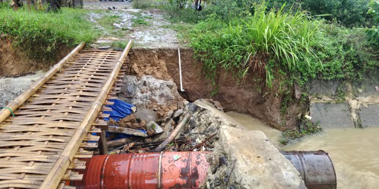 Saluran Irigasi Sekunder Bendungan Cibaliung Longsor