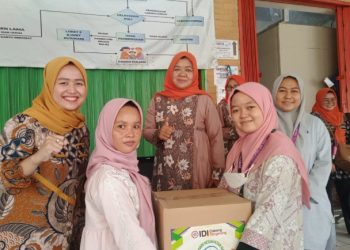 Puskesmas Kelapa Dua Tangerang Bagikan Makanan Tambahan ke Ibu Hamil