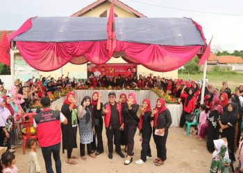 HUT PDIP ke 51, Warga Kasemen Ikuti Lomba Tumpeng