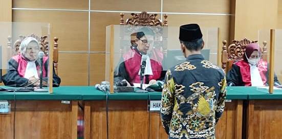 Korupsi Dana Desa Rp 988 Juta, Mantan Kades Lontar Tetap Divonis Lima Tahun Penjara