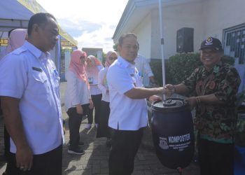 Jaga Kelestarian Lingkungan, PJ Walikota Tangerang Ajak Warga Sedekah Air dan Sampah
