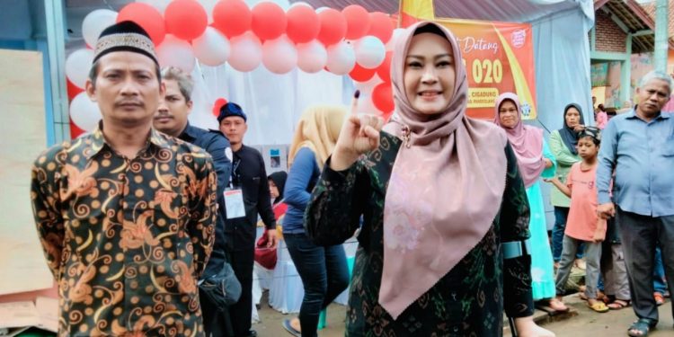 Nyoblos di TPS 20, Irna Narulita Sebut Pemilu 2024 Tanda Kemenangan Masyarakat Indonesia