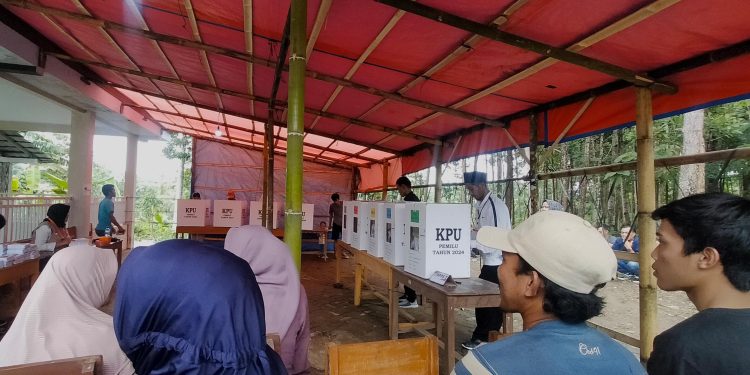 Surat Suara Kurang, Pencoblosan Dihentikan Sementara