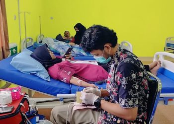 Bantu Sesama, Puluhan Dokter dan Perawat RSIA Permata Ibunda Donor Darah