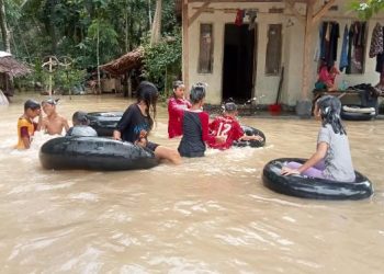 Banjir Melanda Pandeglang, Siswa Sekolah Terpaksa Diliburkan