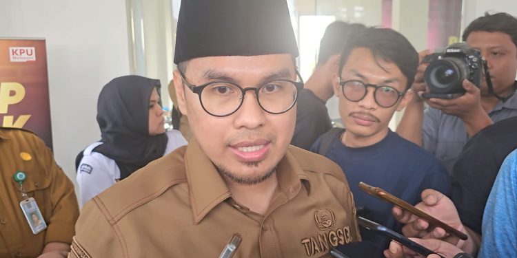 Pilar Saga Ichsan Nyoblos di TPS Sutera Narada Alam Sutera