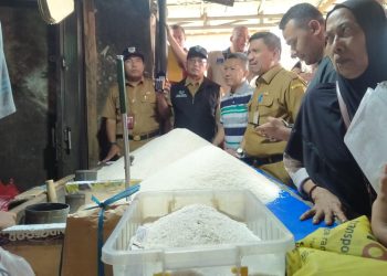 Pemkab Pantau Kenaikan Harga Beras di Pasar Badak Pandeglang