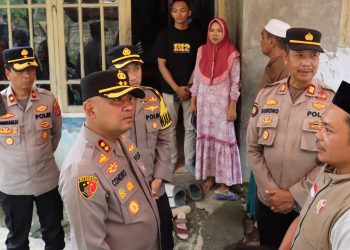 Kapolres Serang Takziah ke Rumah Petugas PTPS yang Meninggal Dunia Saat Bertugas