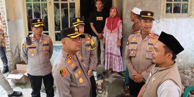 Kapolres Serang Takziah ke Rumah Petugas PTPS yang Meninggal Dunia Saat Bertugas