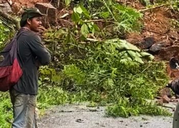 Longsor, Jalan Cikotok-Tegalumbu Terputus