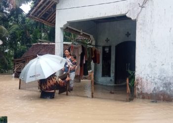 Dikepung Tiga Sungai, Ratusan Rumah di Desa Idaman Terendam Banjir Setinggi 1 Meter